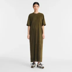Robe longue en cuir